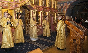Епископ Савва совершил ночную Литургию в Новоспасском монастыре