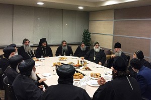 Архиепископ Феогност встретил делегацию представителей монашества Коптской Церкви
