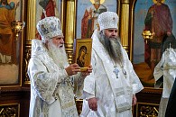 Митрополит Ташкентский Викентий возглавил Литургию в Крестовоздвиженском монастыре Нижнего Новгорода