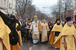Архиепископ Феогност возглавил престольный праздник в Высоко-Петровском монастыре