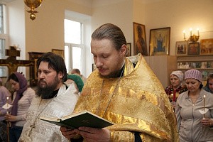 Представитель Новоспасского монастыря совершил Таинство Соборования в храме при онкоинституте им. П.А. Герцена