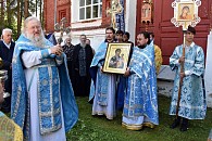 В Смоленской Зосимовой пустыни Александровской епархии молитвенно отметили престольный праздник