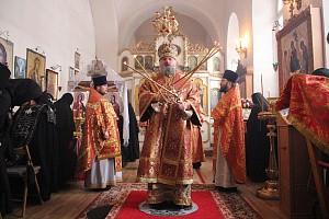 Епископ Никита отслужил Литургию  в женской монашеской общине с. Сенино Козельского района