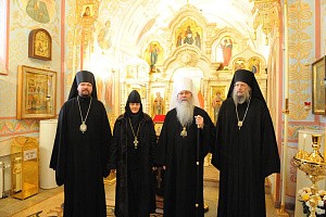 Предстоятель Православной Церкви в Америке Блаженнейший митрополит Тихон посетил Покровский монастырь
