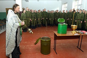 Представитель Донского монастыря освятил Крещенской водой штаб ВВС