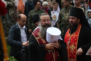 Из Екатеринбурга прошел крестный ход в монастырь Свв. Царственных страстотерпцев