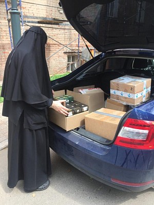 Богородице-Рождественский монастырь Москвы и его социальный центр «Милосердный самарянин» отправили очередную партию помощи на передовую