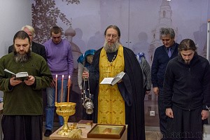 Насельник Валаамского монастыря освятил новое здание почты