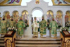 Архиереи Украинской Православной Церкви в Сергиевском монастыре Горловской епархии помолились о мире в Донбассе