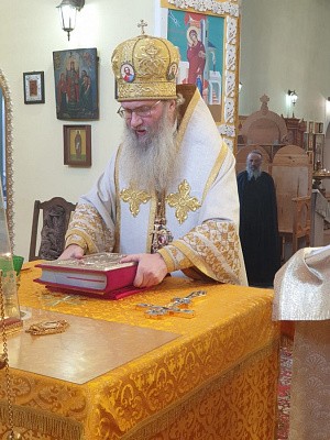 Епископ Елисей отслужил Литургию в Каменнобродском монастыре