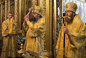Епископ Воскресенский Савва и епископ Щигровский и Мантуровский Паисий совершили Литургию в Новоспасском монастыре