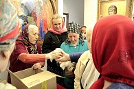 В Богоявленском мужском монастыре Челябинска раздали более ста пакетов с хлебом и пряниками
