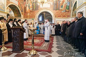 В Киево-Печерской лавре в день соборности Украины вознесены молитвы о мире