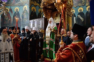 Патриарх Кирилл молился за малой вечерней в Пантелеимоновом монастыре на Святой Горе Афон