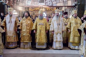 Представители Константинопольской и Румынской Православных Церквей приняли участие в Литургии в Киево-Печерской лавре