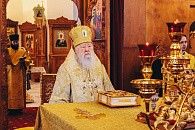Митрополит Ювеналий совершил Литургию в Богородицерождественском Бобреневом монастыре