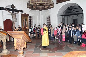 Епископ Дмитровский Феофилакт совершил первую детскую Литургию в Андреевском монастыре
