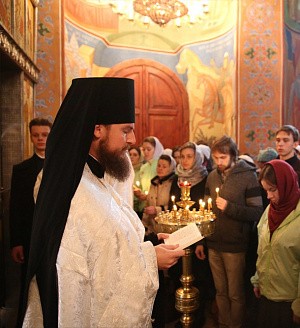 В Высоко-Петровском монастыре отслужили литию по погибшим в авиакатастрофе
