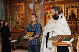Покровскому Хотькову монастырю передали в дар икону св. Иоанна Предтечи с частицей мощей