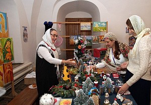 В Новоспасском монастыре прошла благотворительная Рождественская ярмарка