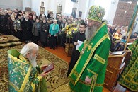 Епископ Серафим совершил Литургию в Свято-Введенском Макарьевском Жабынском монастыре Белевской епархии и вручил медаль его настоятелю