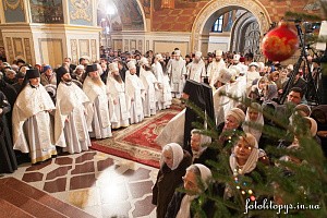 В праздник Рождества Христова в Успенском соборе Киево-Печерской лавры была совершена Божественная литургия