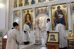 Архиепископ Феогност отслужил Литургию и панихиду в Покровском Хотькове монастыре