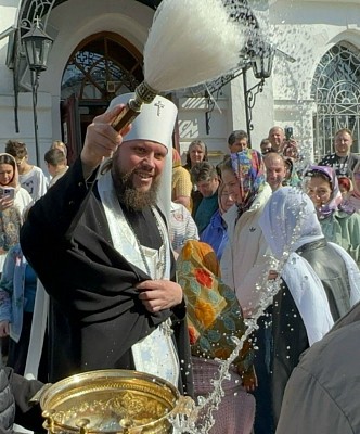 2025 год. Митрополит Владимирский и Суздальский Никандр в древнем Княгинином монастыре накануне Светлого Христова Воскресения