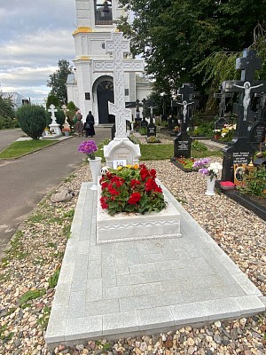 Батюшка упокоился на братском кладбище в селе Деулино Московской области