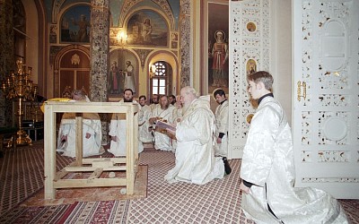 Великое освящение Воскресенского храма, 2001 год