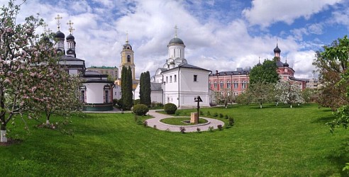 Храмы обители, усыпальница и монастырский сад. Богородице-Рождественский монастырь