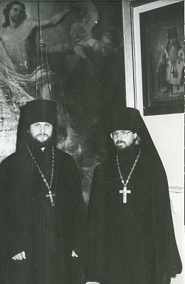 Иеромонах Ионафан (Елецких), преподаватель церковного пения в Ленинградской духовной академии, и иеромонах Алексий (Макринов), преподаватель церковно-славянского языка