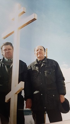 Иван Иванович Таранда на фото справа
